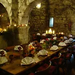 Burg 3*