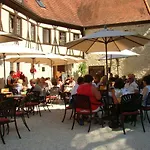 Pensión Burg 3*